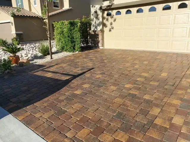 Multi-tone paver driveway, sealed